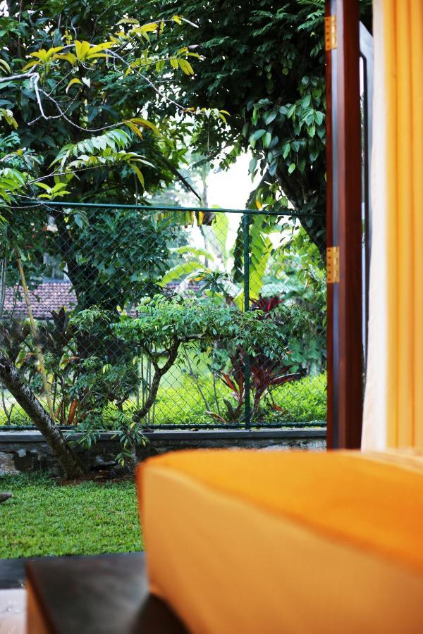 Triple Edge Villa Unawatuna Luaran gambar
